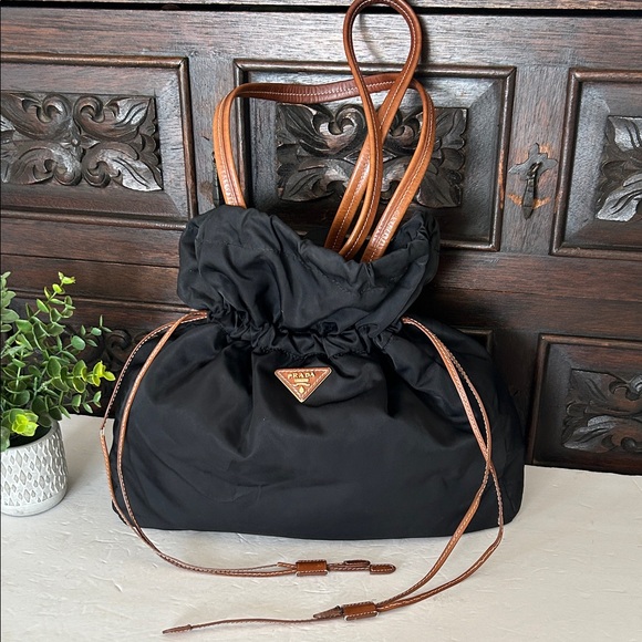 Beautiful Bag Handbags - Beautiful Black and Tan Shoulder Bag